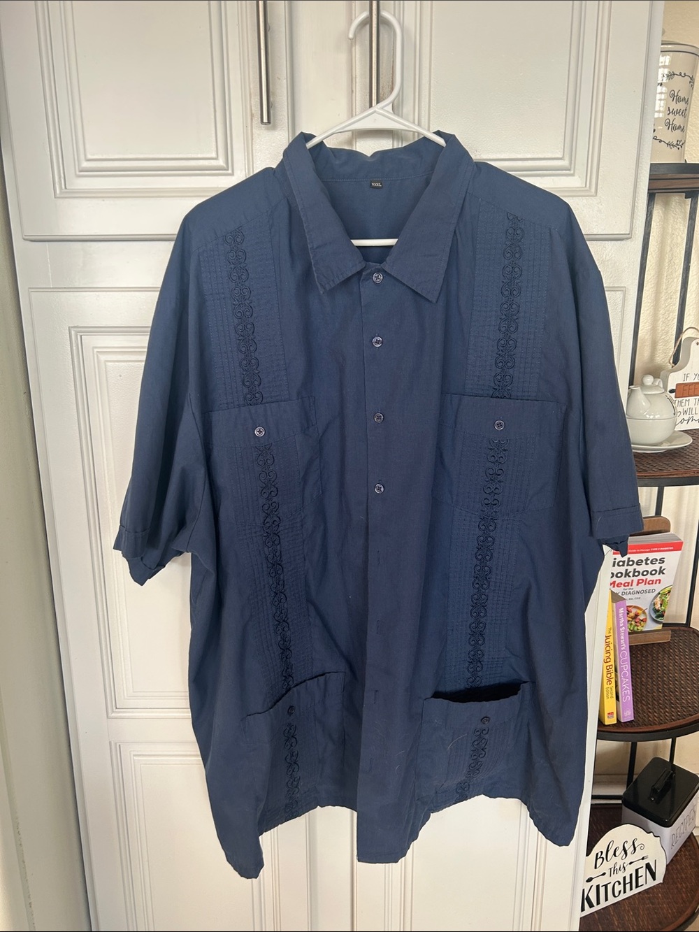 Mens Guayabera - Picture 3 of 11